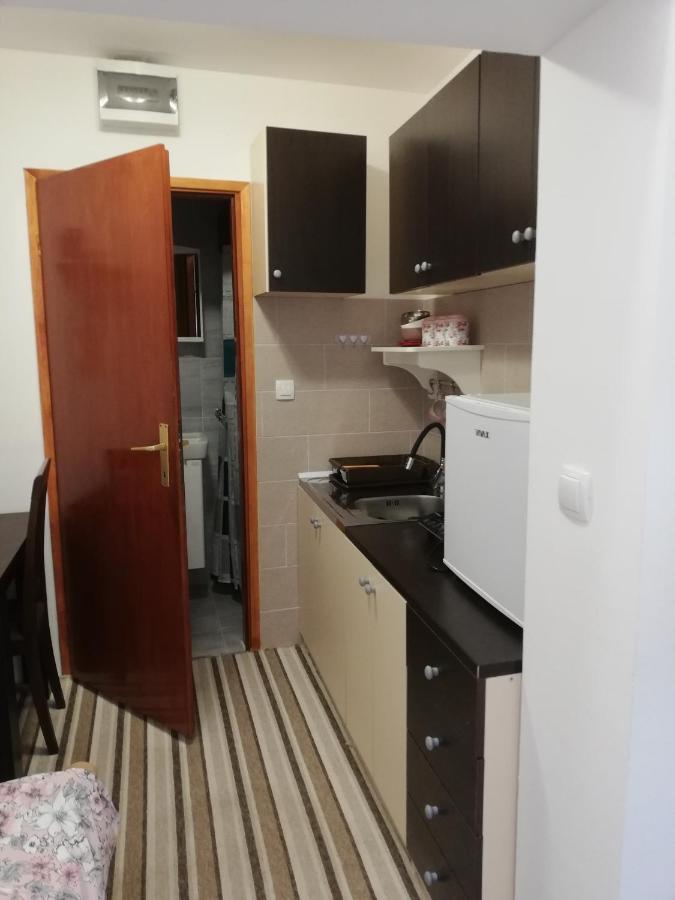 Studio Apartman Small Lili Popovaca Exterior foto
